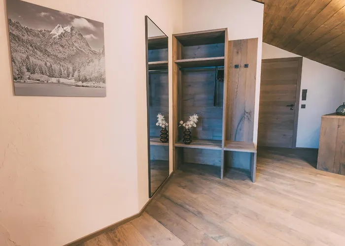 Livalpin - With Private Sauna & Whirlpool * جارمش بارتنكيرشن