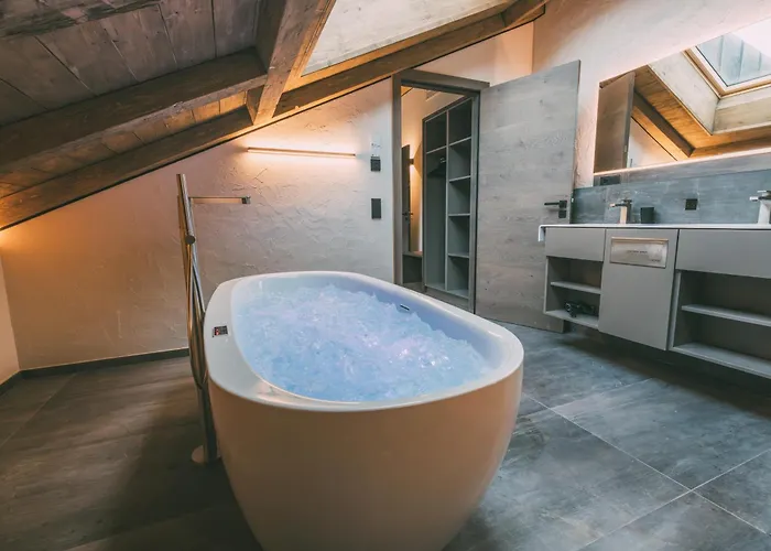 Livalpin - With Private Sauna & Whirlpool شقة *